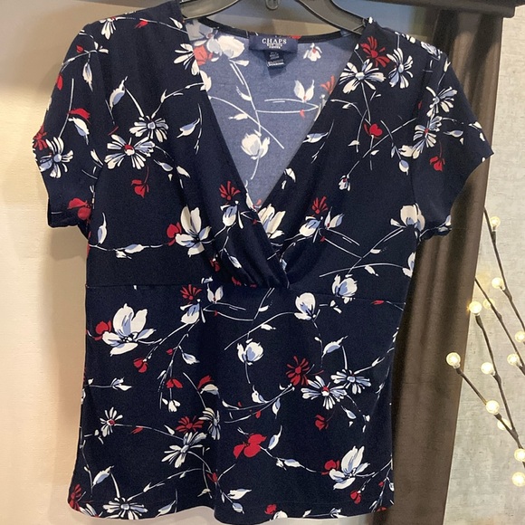 Petite L, Blue floral Chaps Label, v neck blouse - Picture 1 of 7